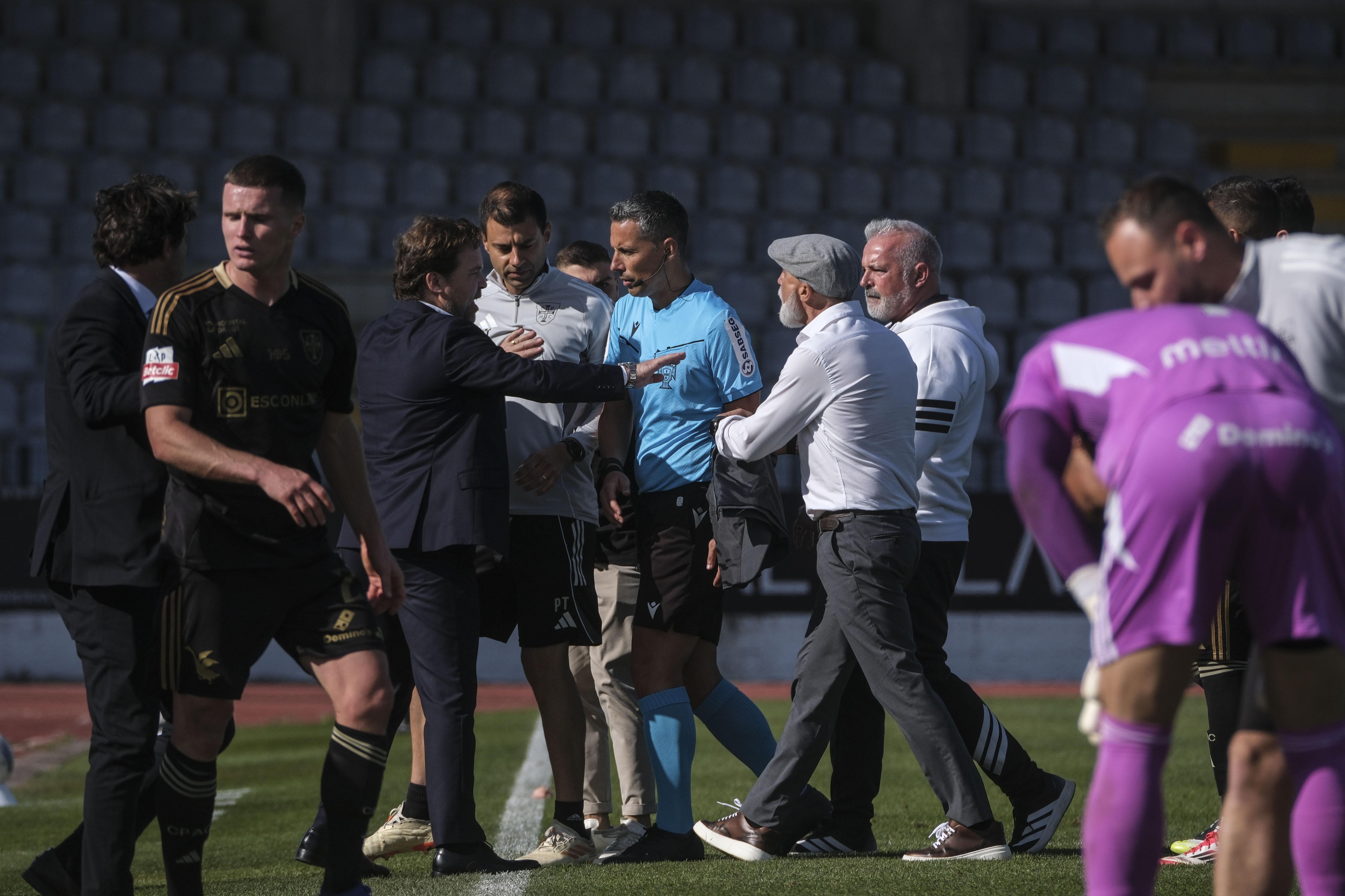 Tensão máxima no final do Casa Pia-Tondela deixou marcas nos gansos: no resultado e na disciplina — Foto: Carlos Barroso/LUSA