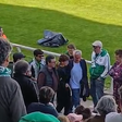 José Mourinho e adeptos - Foto: D.R.