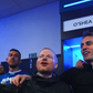O que faz Ed Sheeran no balneário do Ipswich? Canta, claro