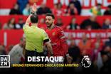 Bruno Fernandes esbarrou no árbitro e... ficou irritadísimo!