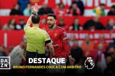 Bruno Fernandes esbarrou no árbitro e... ficou irritadísimo!