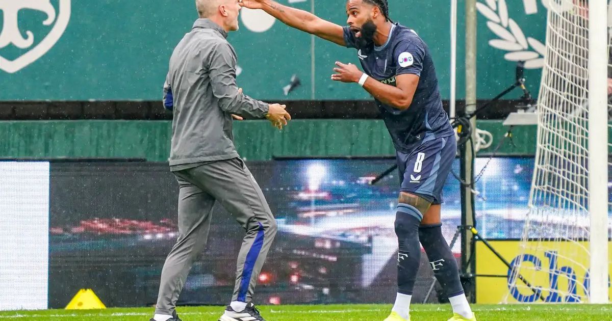 Ex-Sporting arrasado após empurrar médico do próprio clube durante um jogo