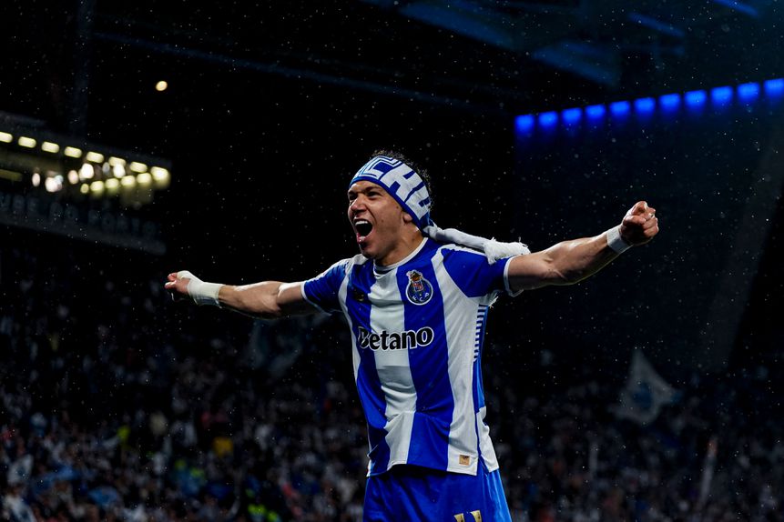 Pepê celebra título (Foto: FC Porto)