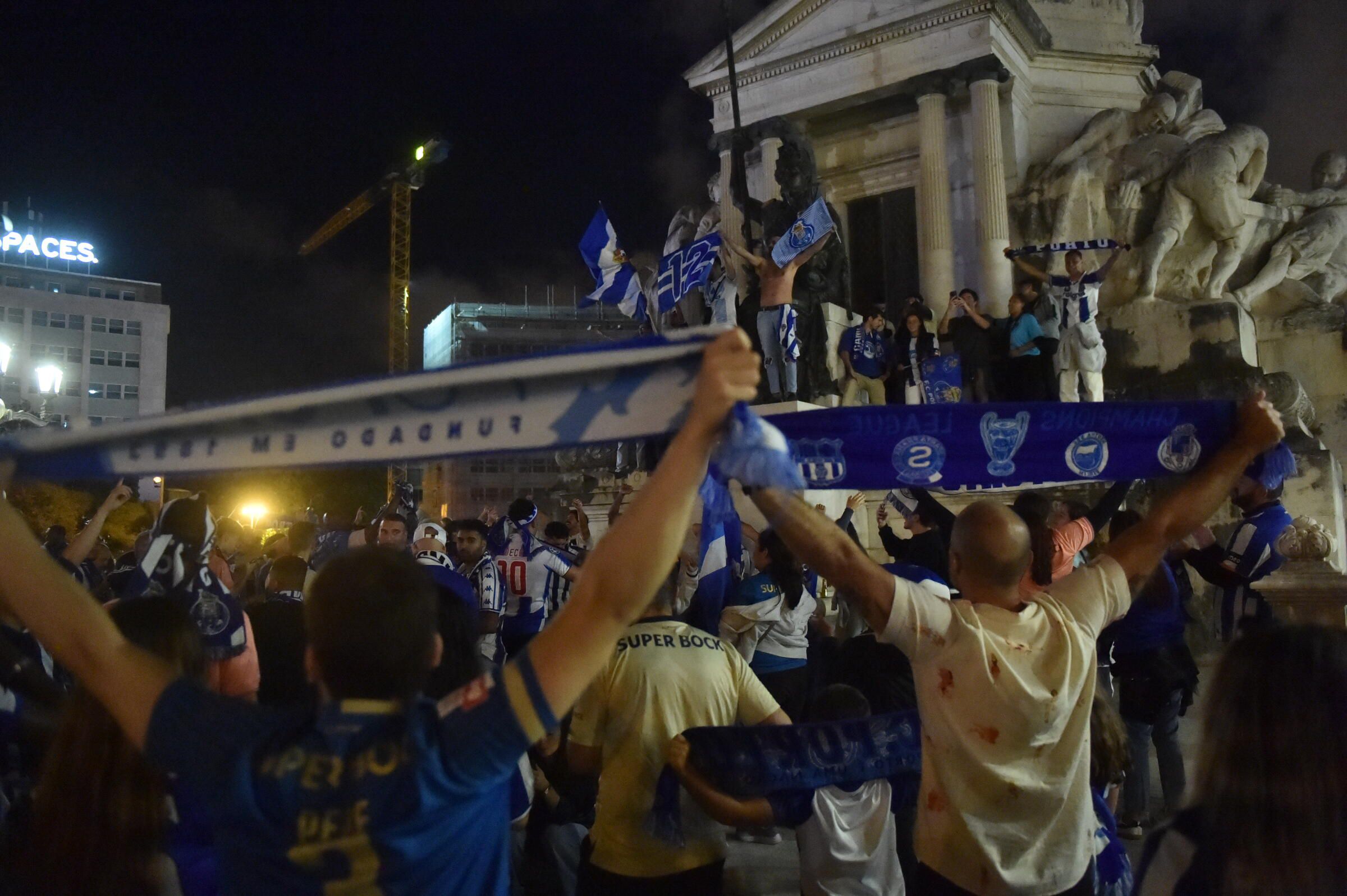 Adeptos do FC Porto no Marquês de Pombal (Foto: Miguel Nunes)