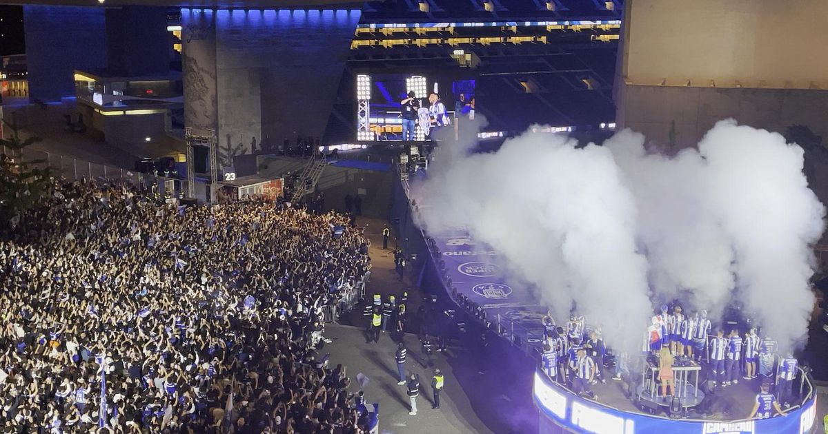 A subida de Farioli ao coreto do Dragão, com música a condizer