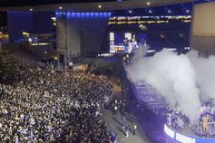 A subida de Farioli ao coreto do Dragão, com música a condizer