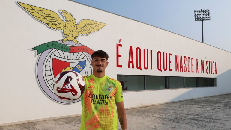 Guarda-redes renova pelo Benfica