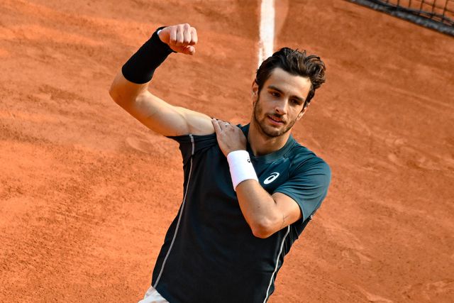Musetti a celebrar o apuramento para as meias-finais de Roland Garros