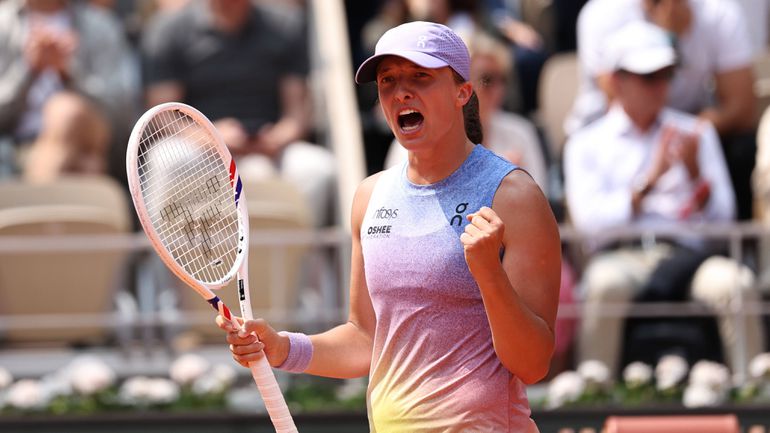 Tricampeã Swiatek bate Svitolina e marca encontro com a n.º 1 nas meias-finais
