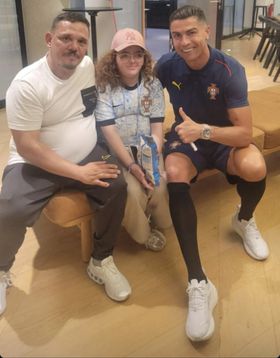 A magia do futebol: Inaya já conheceu Cristiano Ronaldo