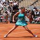 Aryna Sabalenka celebra triunfo sobre Zheng Qinwen nos quartos de final de Roland Garros