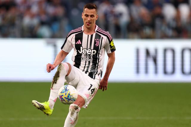 Milik com a camisola da Juventus