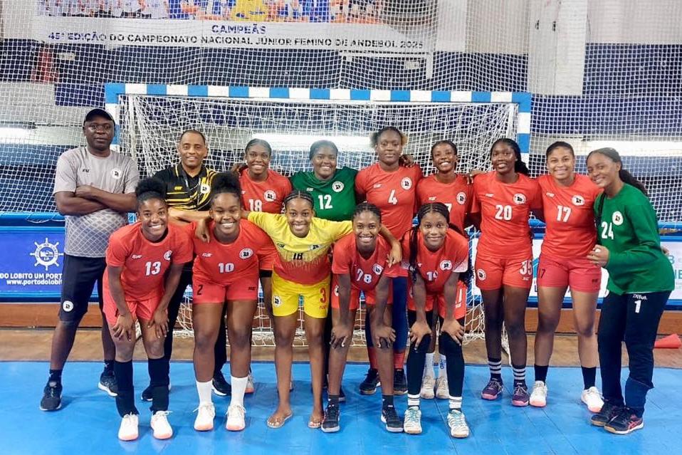 Jogadoras da seleção sub-20 de andebol feminino de Angola que fizeram primeiro estágio em Benguela