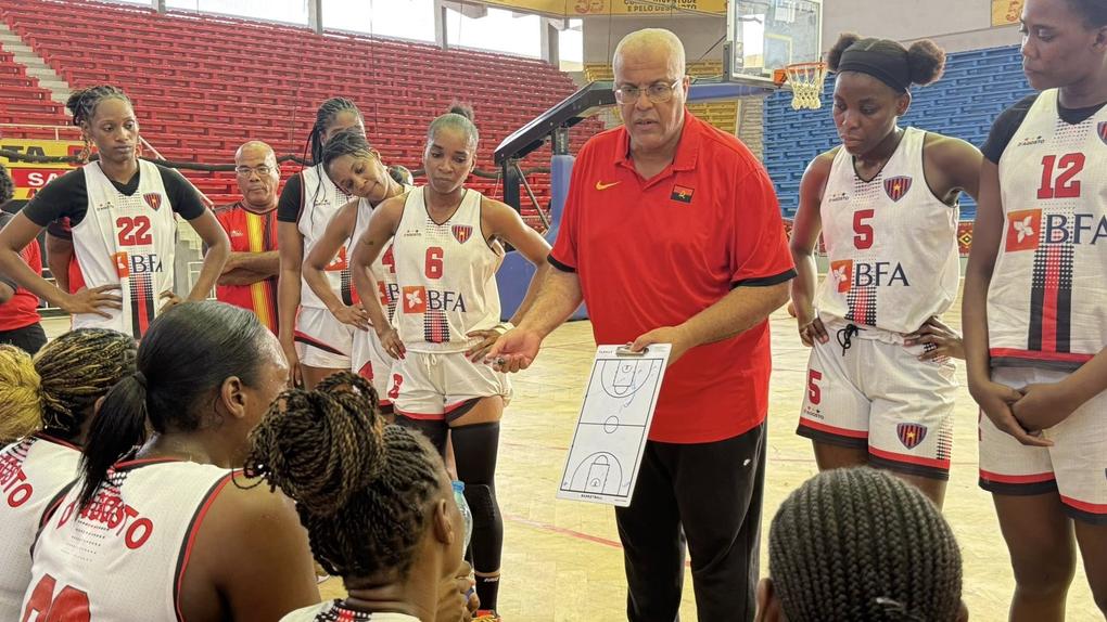 Equipa feminina do 1.º de Agosto vai agora tentar 'roubar' título ao Sporting de Luanda