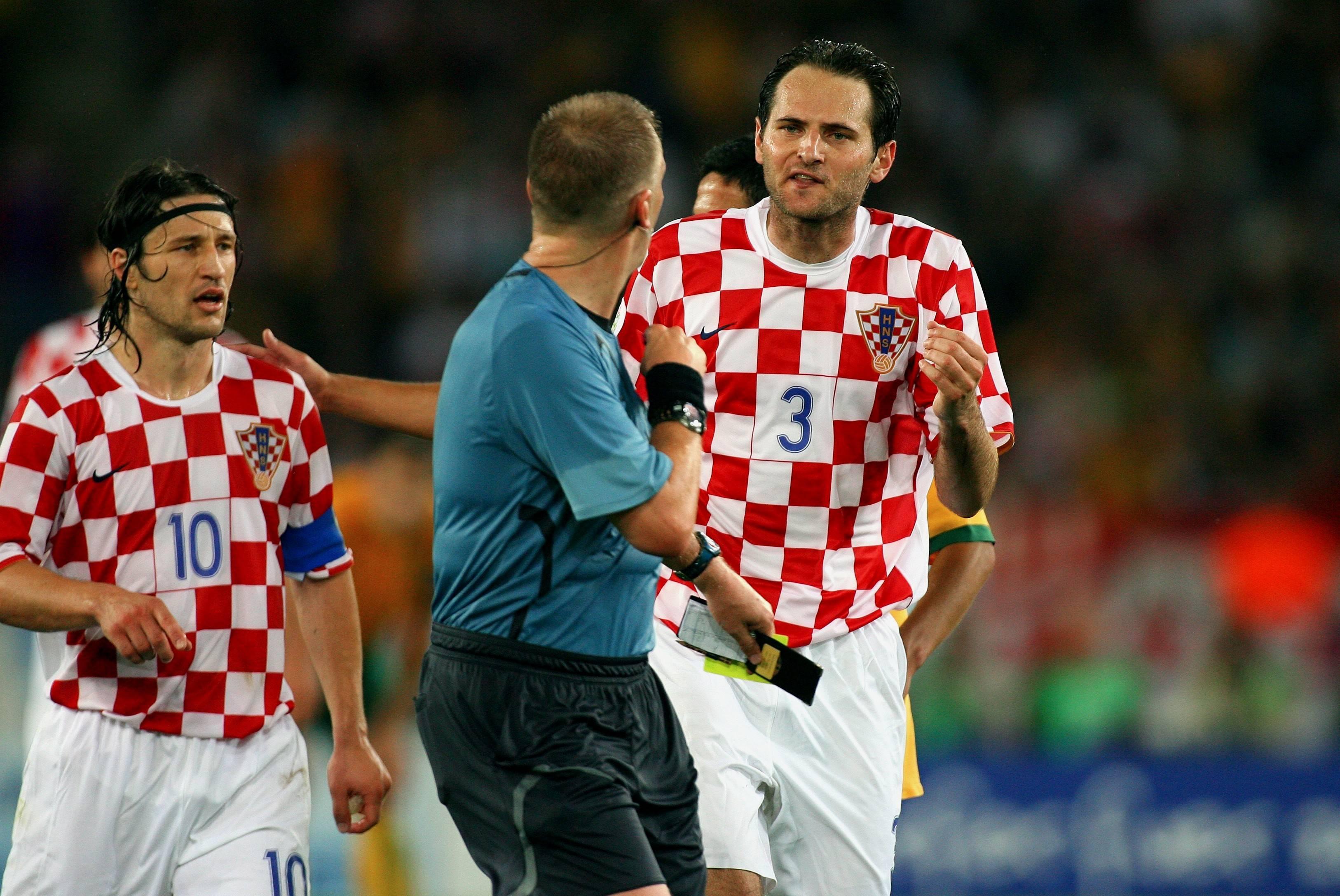 Josip Simunic viu dois cartões amarelos num jogo do Mundial 2006 entre a Croácia e a Austrália, mas continuou em campo até ver o terceiro após o apito final - Foto: Imago