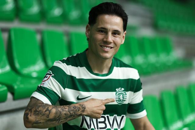 Alex Merlim renova contrato - Foto: Sporting