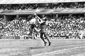 Mão de Deus de Diego Maradona nos quartos de final do Mundial 1986 diante da Inglaterra - Foto: Imago