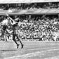 Mão de Deus de Diego Maradona nos quartos de final do Mundial 1986 diante da Inglaterra - Foto: Imago