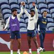 Nélson Semedo com Matheus Nunes em treino de Portugal