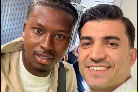 Sidny já no aeroporto em solo turco