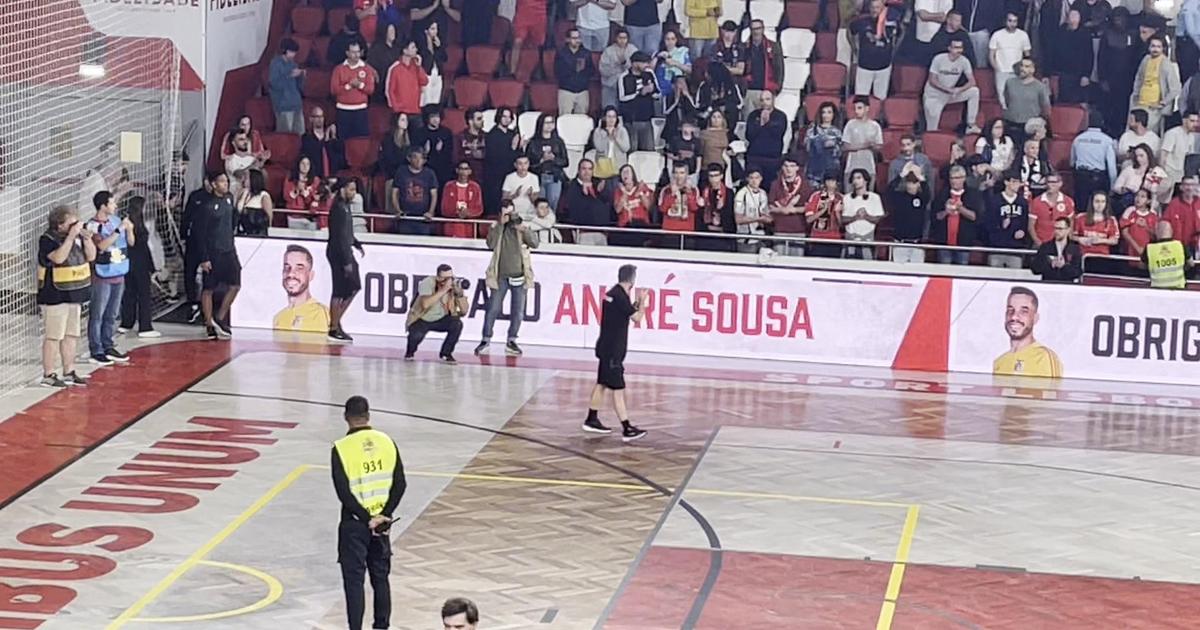 Benfica presta homenagem a André Sousa no fim da carreira