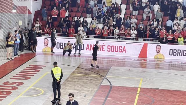 Benfica presta homenagem a André Sousa no fim da carreira