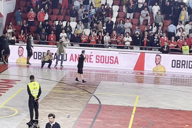 Benfica presta homenagem a André Sousa no fim da carreira