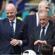 Gianni Infantino ao lado de Florentino Pérez no Real Madrid