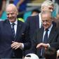 Gianni Infantino ao lado de Florentino Pérez no Real Madrid