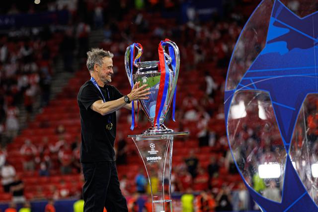 Luis Enrique levou o PSG à conquista da segunda Champions consecutiva