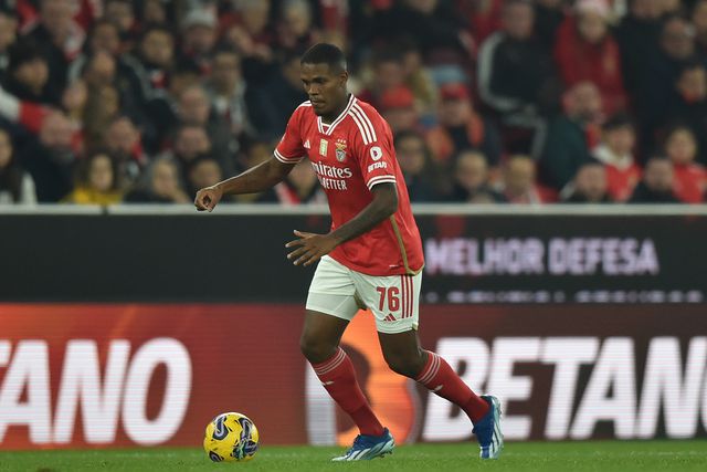 Mais um central garantido pelo Benfica