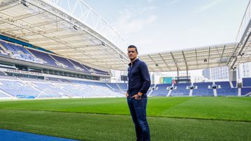 Ricardo Costa diz adeus ao FC Porto: «Obrigado de coração!»