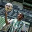 Rio Ave: Chukwudi Igbokwe chega para o ataque