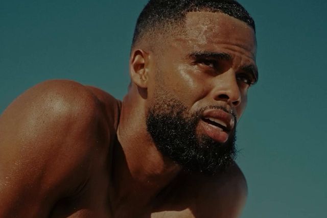 St. Juste treina-se no ginásio, em campo e na praia