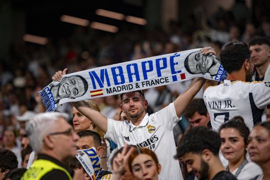 Música, fogo de artifício e 80 mil adeptos para receber Mbappé no Real Madrid