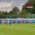 O primeiro treino de preparação para o duelo com a França