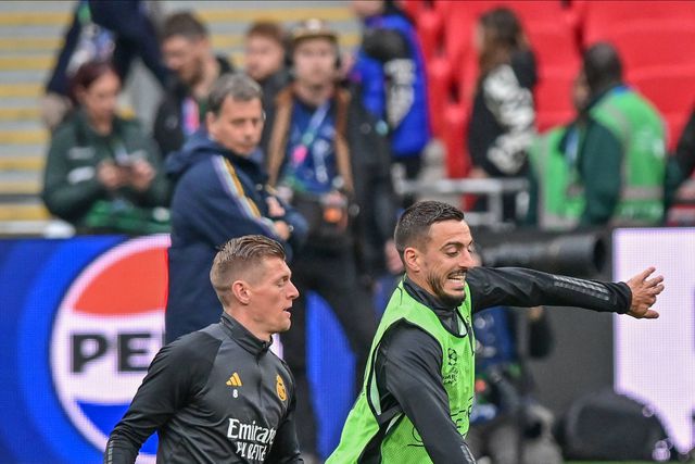 Joselu quer ‘reformar’ Kroos já na sexta-feira, alemão tem outra ideia