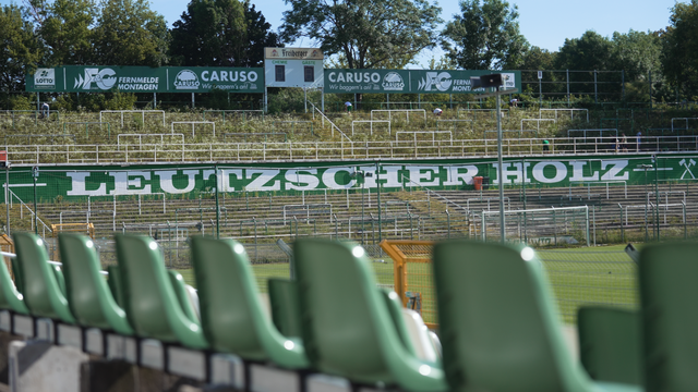 Neste vizinho do RB Leipzig são os adeptos que limpam as bancadas