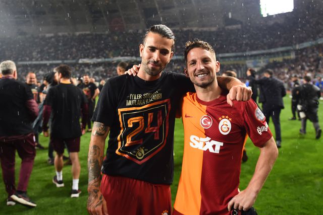 Mercado (oficial): Mertens renova com o Galatasaray