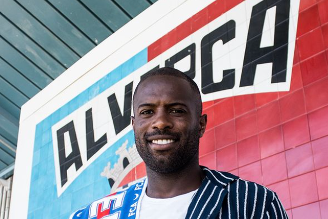 Oficial: Fernando Varela reforça a defesa do Alverca