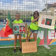 Carolinha Carvalho, é jogadora sub-11 do Sporting, acompanhada pela mãe, Célia Carvalho