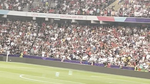 O minuto de silêncio por Diogo Jota e André Silva no Espanha-Portugal