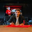 Guilherme Peixoto assina contrato com o Twente