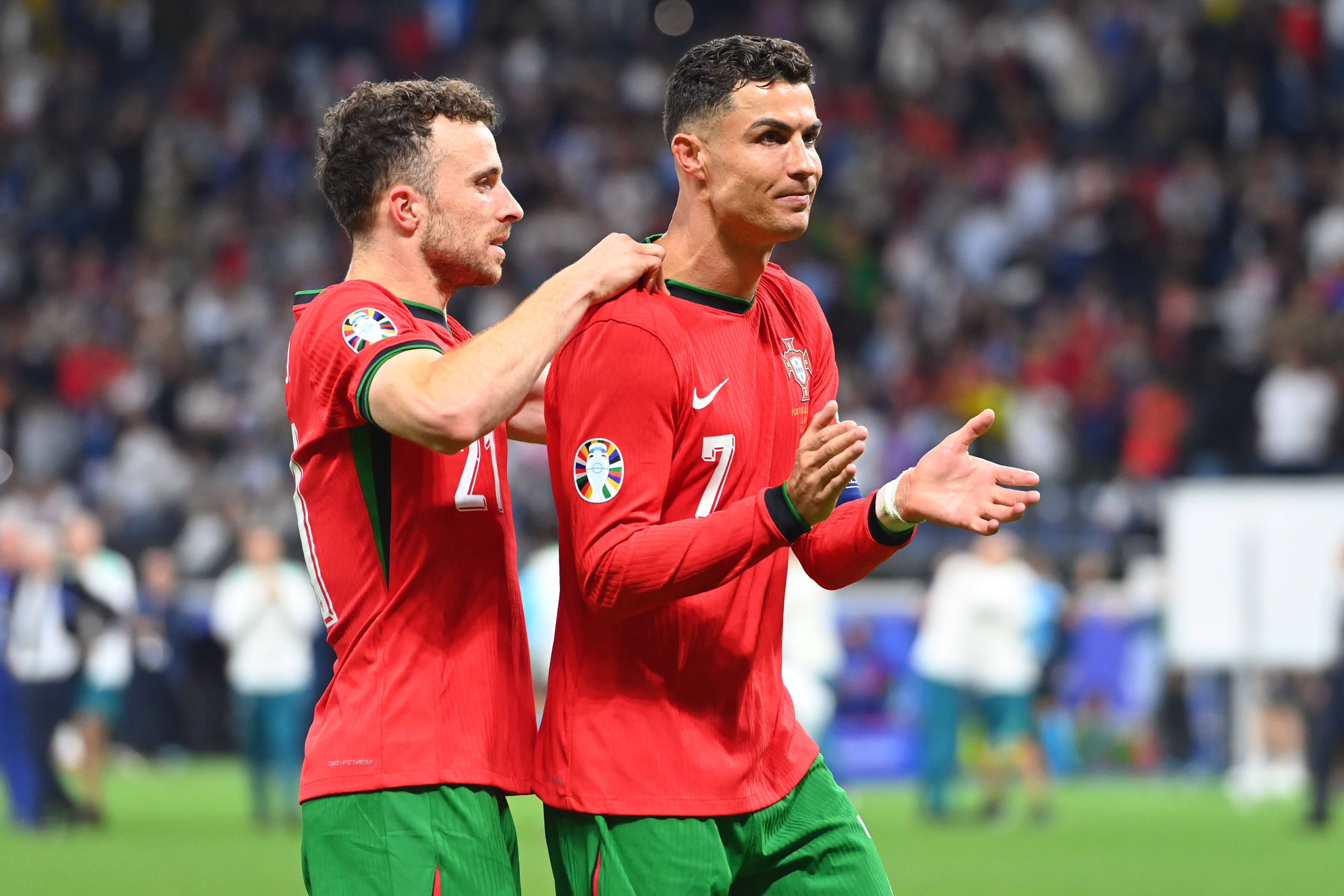 Diogo Jota e Cristiano Ronaldo