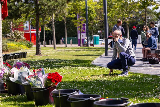 Em Anfield, adeptos choram a morte de Diogo Jota (fotos)