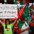 «Muito mais que futebol»: bancadas do Espanha-Portugal não esquecem Diogo Jota (fotos)