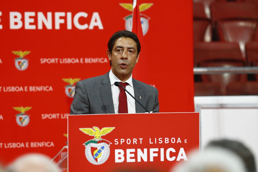 Rui Costa discursa depois de ter vencido as eleições de outubro de 2021