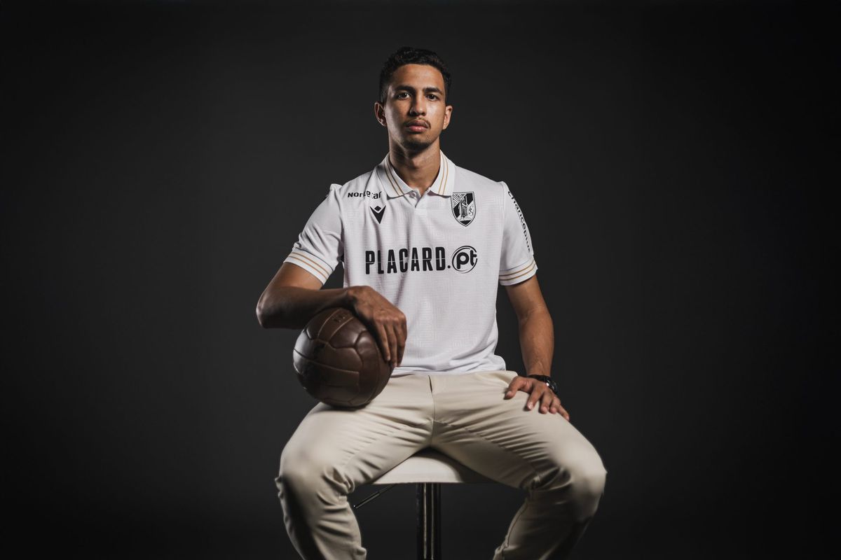 Mercado oficial (V. Guimarães): Paulo Vitor garantido por empréstimo