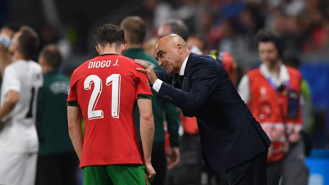 Roberto Martínez com Diogo Jota na Seleção (foto: Miguel Nunes)