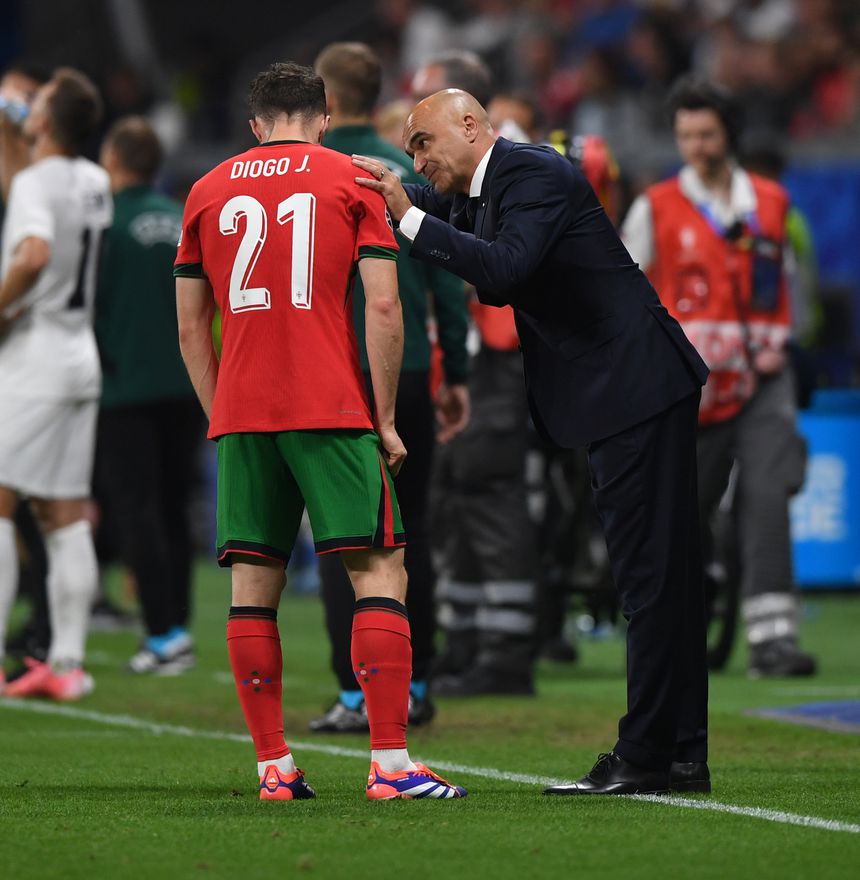 Roberto Martínez com Diogo Jota na Seleção (foto: Miguel Nunes)
